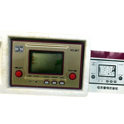 Nintendo Game & Watch Helmet CN-07 (1981) Gold Series – Complete in Box – Vintage Handheld