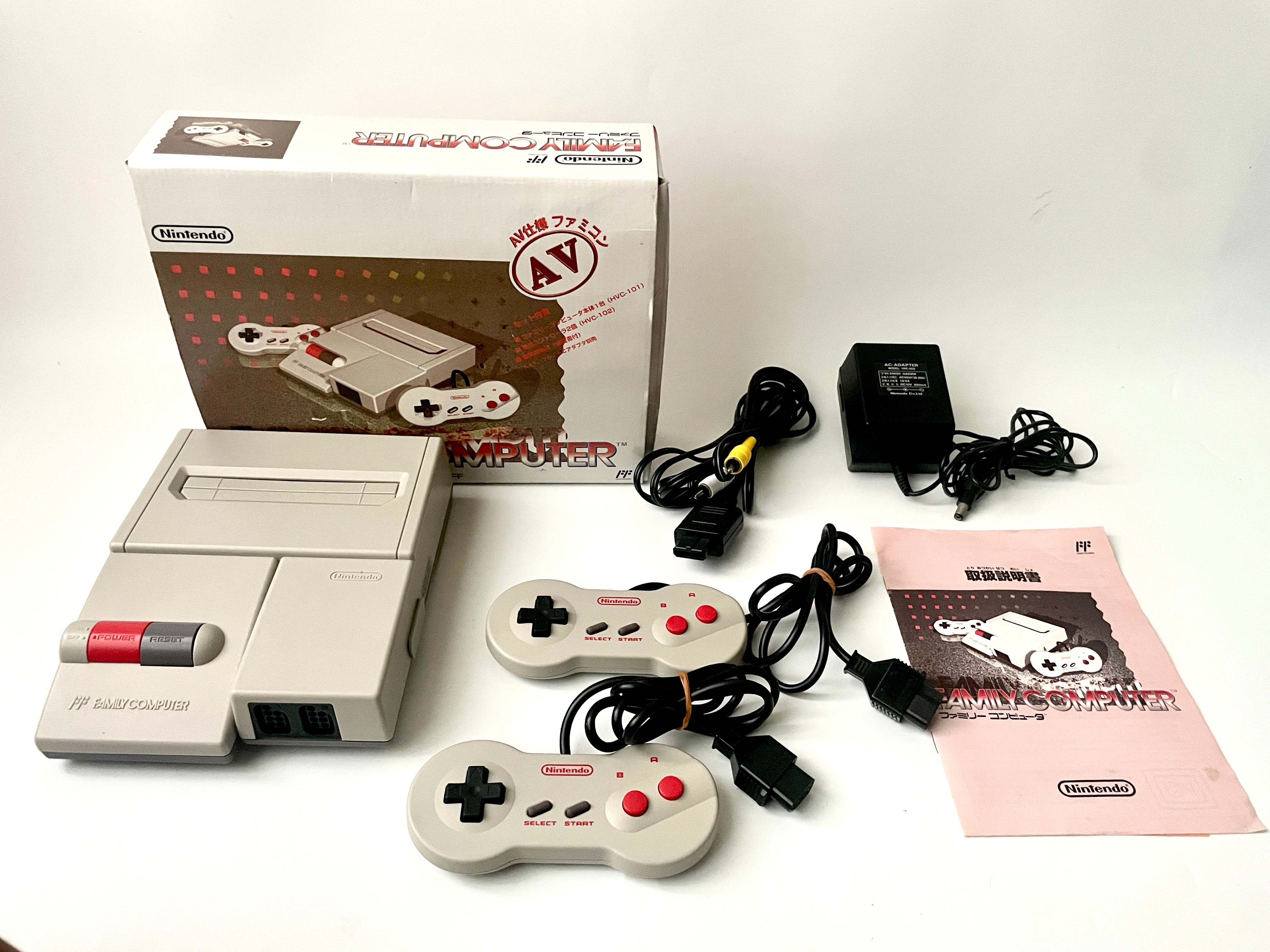 Nintendo Famicom Console System HVC-101 Boxed AV Family Computer Complete Set