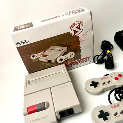 Nintendo Famicom Console System HVC-101 Boxed AV Family Computer Complete Set