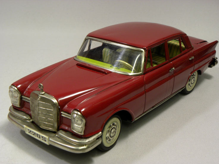 Mercedes Benz 220S